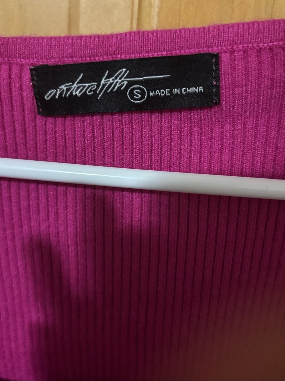 Pink Lace-Sleeve Ribbed Knit Top - Picture 2 of 4